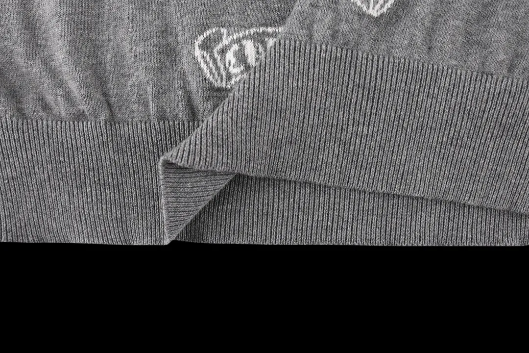 🅿️250 new models are on the market 25Fw320G heavy knitted lapel short-sleeved high-end [CH Crow Heart] front and rear panels with jacquard, short T for couples, high-end simple style that you will never get tired of, high-end temperament wear, perfect detail processing 💯 Classic Logo logo on the upper body is super good-looking, same style for men and women Size: XS S M L